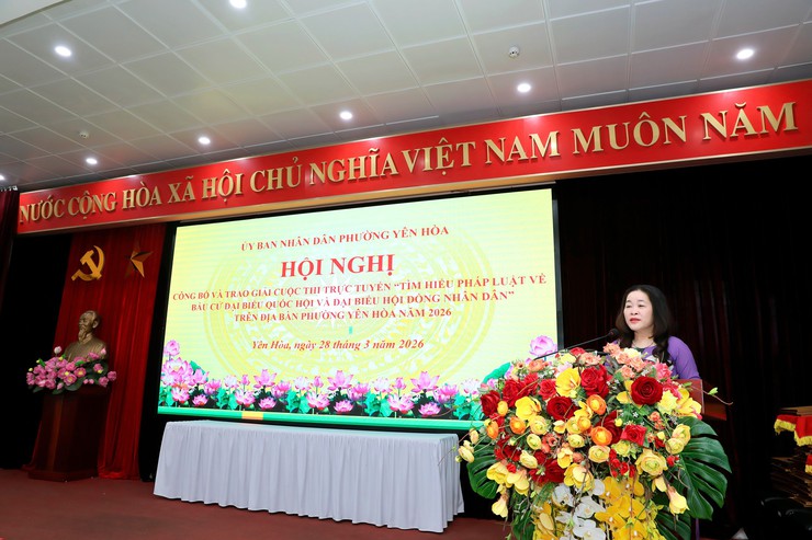 Phường Yên Hòa công bố và trao giải Cuộc thi trực tuyến “Tìm hiểu pháp luật về bầu cử đại biểu Quốc hội và đại biểu Hội đồng nhân dân các cấp nhiệm kỳ 2026 - 2031” - Ảnh 1.