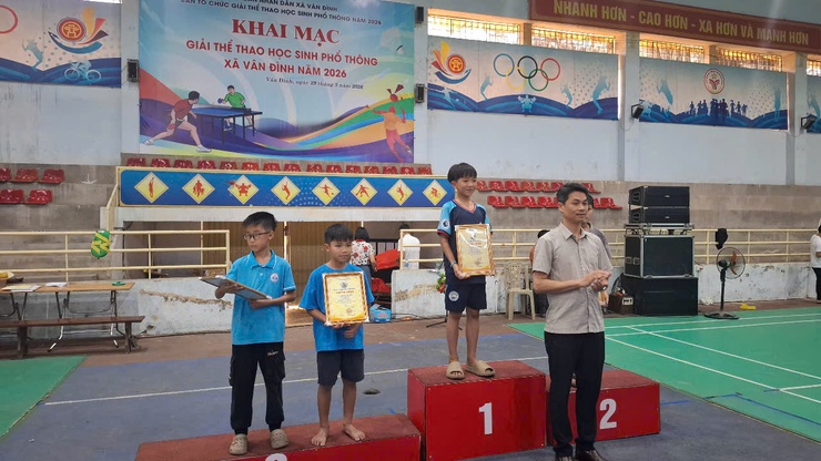 KHAI MẠC GIẢI THỂ THAO HỌC SINH PHỔ THÔNG XÃ VÂN ĐÌNH NĂM HỌC 2025–2026- Ảnh 9.