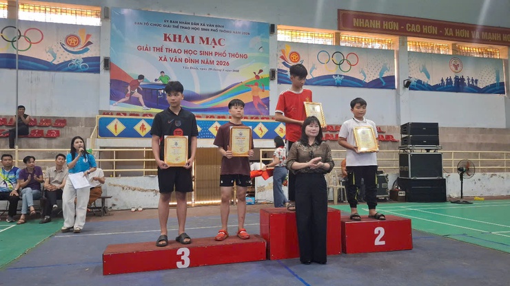 KHAI MẠC GIẢI THỂ THAO HỌC SINH PHỔ THÔNG XÃ VÂN ĐÌNH NĂM HỌC 2025–2026- Ảnh 8.