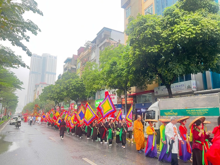 Lễ hội truyền thống làng Hạ Yên Quyết: Rước Thánh Phụng nghênh- Ảnh 2.