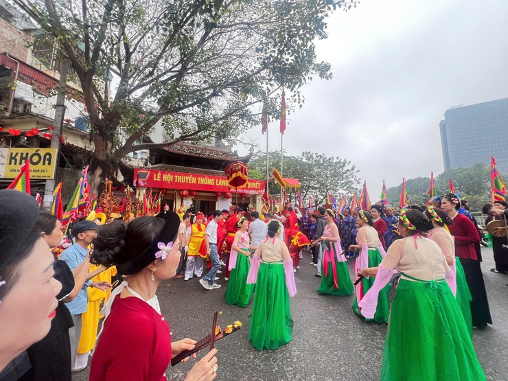 Lễ hội truyền thống làng Hạ Yên Quyết: Rước Thánh Phụng nghênh- Ảnh 4.