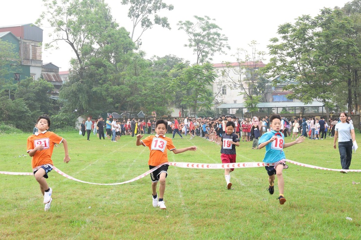 KHAI MẠC GIẢI THỂ THAO HỌC SINH PHỔ THÔNG XÃ VÂN ĐÌNH NĂM HỌC 2025–2026- Ảnh 7.