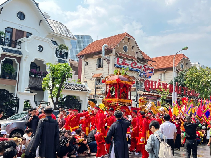 Lễ hội truyền thống làng Hạ Yên Quyết: Rước Thánh Phụng nghênh- Ảnh 3.