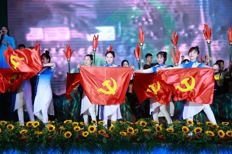 VĂN NGHỆ CHÀO MỪNG ĐẠI HỘI HỘI LHTN XÃ TRUNG GIÃ KHOÁ I, NHIỆM KỲ 2026-2029- Ảnh 2.