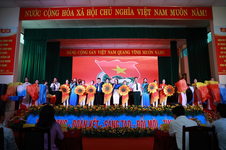 VĂN NGHỆ CHÀO MỪNG ĐẠI HỘI HỘI LHTN XÃ TRUNG GIÃ KHOÁ I, NHIỆM KỲ 2026-2029- Ảnh 5.