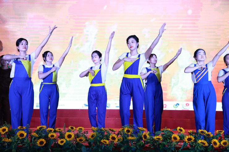 VĂN NGHỆ CHÀO MỪNG ĐẠI HỘI HỘI LHTN XÃ TRUNG GIÃ KHOÁ I, NHIỆM KỲ 2026-2029- Ảnh 7.