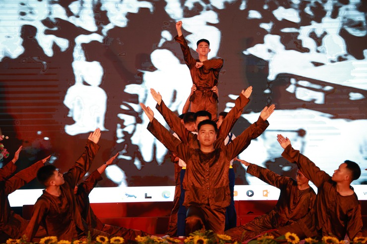 VĂN NGHỆ CHÀO MỪNG ĐẠI HỘI HỘI LHTN XÃ TRUNG GIÃ KHOÁ I, NHIỆM KỲ 2026-2029- Ảnh 9.