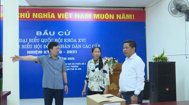 Ủy ban bầu cử xã Tây Phương kiểm tra công tác bầu cử tại các đơn vị bầu cử trên địa bàn xã- Ảnh 2.