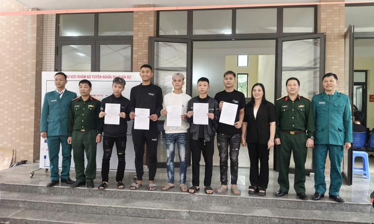 Tuổi trẻ Quảng Bị sẵn sàng lên đường bảo vệ Tổ quốc, viết tiếp truyền thống quê hương anh hùng- Ảnh 1.