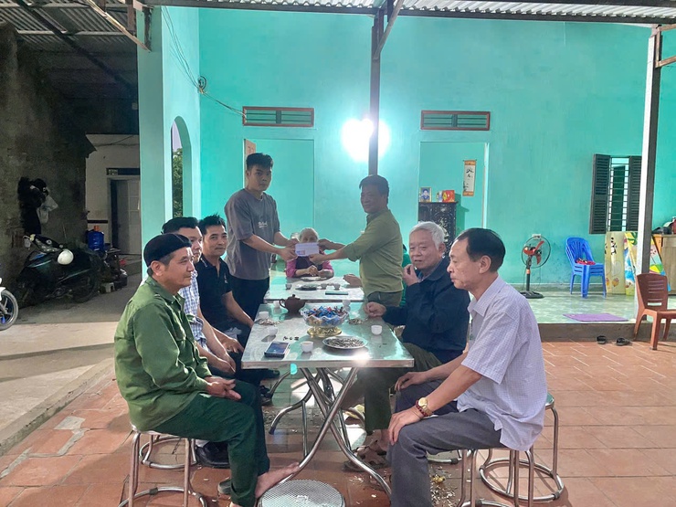 Ban Công tác Mặt trận các thôn xã Quảng Bị thăm hỏi, tặng quà tân binh trước ngày nhập ngũ năm 2026- Ảnh 2.