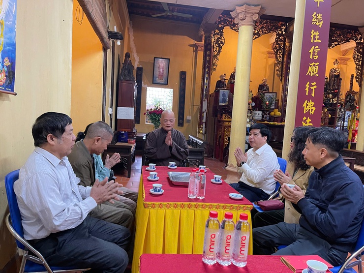 Lãnh đạo phường Tây Tựu thăm, chúc mừng các cơ sở tôn giáo nhân Tết Thượng Nguyên 2026- Ảnh 1.