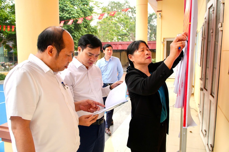 Ủy ban bầu cử xã Tây Phương kiểm tra công tác bầu cử tại các đơn vị bầu cử trên địa bàn xã- Ảnh 6.