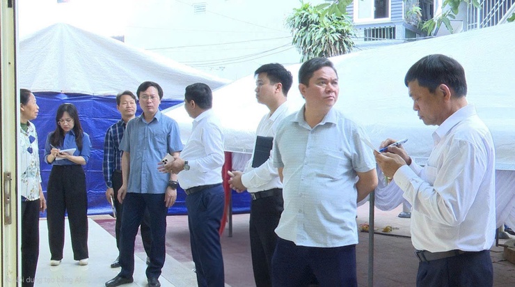 Ủy ban bầu cử xã Tây Phương kiểm tra công tác bầu cử tại các đơn vị bầu cử trên địa bàn xã- Ảnh 1.