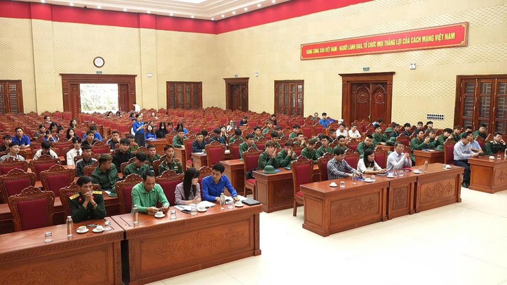 Thạch Thất: Gặp mặt và tuyên dương thanh niên lên đường nhập ngũ năm 2026- Ảnh 2.