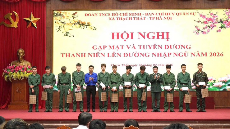 Thạch Thất: Gặp mặt và tuyên dương thanh niên lên đường nhập ngũ năm 2026- Ảnh 6.