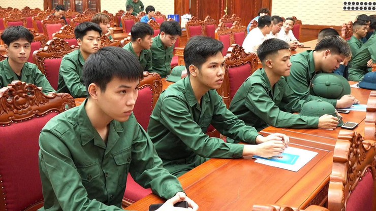Thạch Thất: Gặp mặt và tuyên dương thanh niên lên đường nhập ngũ năm 2026- Ảnh 10.