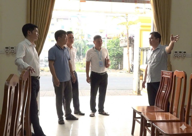 Ủy ban bầu cử xã Tây Phương kiểm tra công tác bầu cử tại các đơn vị bầu cử trên địa bàn xã- Ảnh 4.