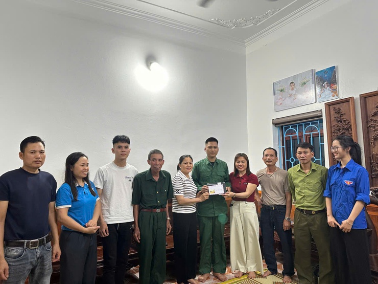 Ban Công tác Mặt trận các thôn xã Quảng Bị thăm hỏi, tặng quà tân binh trước ngày nhập ngũ năm 2026- Ảnh 6.