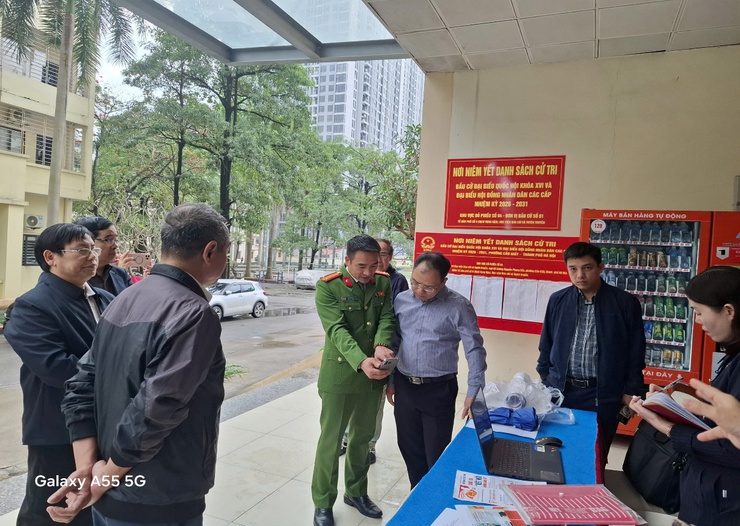 Giám sát công tác lãnh đạo, chỉ đạo việc quán triệt và triển khai thực hiện công tác bầu cử đại biểu Quốc hội khóa XVI và đại biểu Hội đồng nhân dân các cấp nhiệm kỳ 2026-2031 tại phường Cầu Giấy- Ảnh 4.