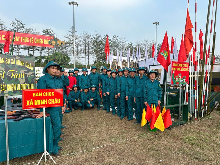 Ban Chỉ huy quân sự xã Minh Châu tham gia Lễ ra quân huấn luyện năm 2026.- Ảnh 2.