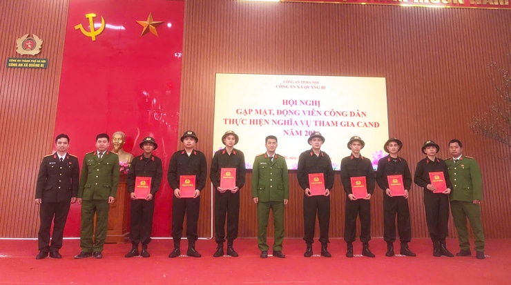 Công an xã Quảng Bị tổ chức hội nghị gặp mặt, động viên công dân thực hiện nghĩa vụ công an nhân dân năm 2026- Ảnh 3.