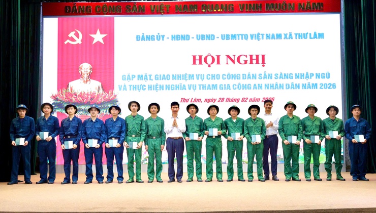 Xã Thư Lâm tổ chức Hội nghị gặp mặt, giao nhiệm vụ cho các công dân sẵn sàng nhập ngũ và thực hiện nghĩa vụ tham gia Công an nhân dân năm 2026- Ảnh 12.