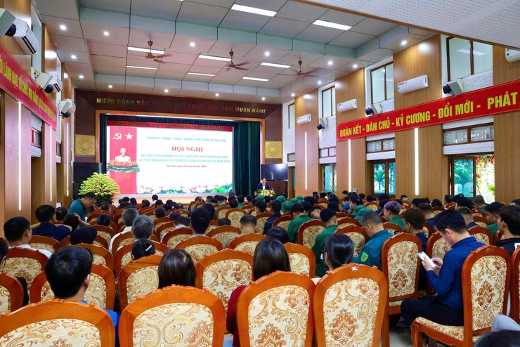 Xã Thư Lâm tổ chức Hội nghị gặp mặt, giao nhiệm vụ cho các công dân sẵn sàng nhập ngũ và thực hiện nghĩa vụ tham gia Công an nhân dân năm 2026- Ảnh 17.