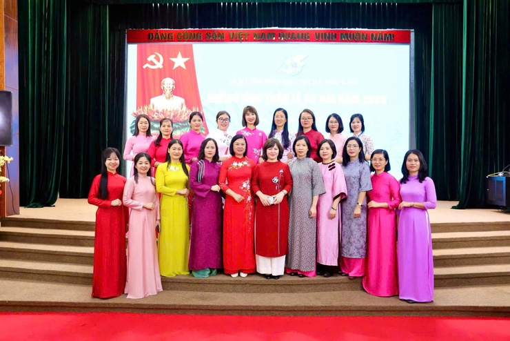 THƯ LÂM LAN TỎA “THÁNG ÁO DÀI” TỪ NGÀY ĐẦU TUẦN THÁNG BA- Ảnh 1.