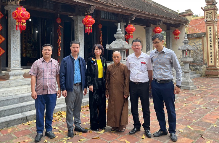 Đoàn công tác phường Tây Mỗ thăm, chúc mừng các chùa nhân dịp Rằm tháng Giêng năm Bính Ngọ 2026- Ảnh 2.