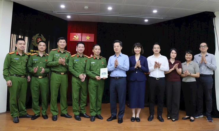 Công an phường Hoàn Kiếm triển khai chu đáo công tác chuẩn bị bầu cử- Ảnh 2.