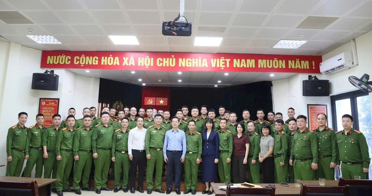 Công an phường Hoàn Kiếm triển khai chu đáo công tác chuẩn bị bầu cử- Ảnh 3.