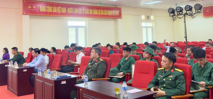 Phường Tây Mỗ gặp mặt, động viên công dân lên đường nhập ngũ năm 2026

- Ảnh 1.