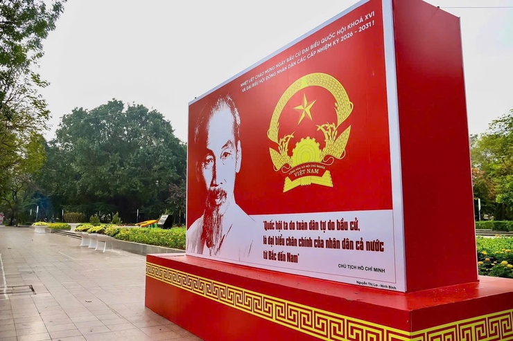 Hà Nội rực rỡ chào đón ngày toàn dân đi bầu cử 15-3- Ảnh 6.