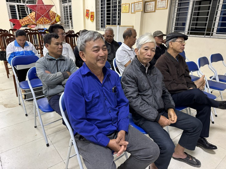  ĐỒNG CHÍ ĐINH HỮU BÌNH, PHÓ BÍ THƯ ĐẢNG ỦY, CHỦ TỊCH UBND XÃ DỰ SINH HOẠT CHI BỘ THÔN TRƯỜNG XUÂN
QUYẾT TÂM HOÀN THÀNH TỐT NHIỆM VỤ BẦU CỬ- Ảnh 6.