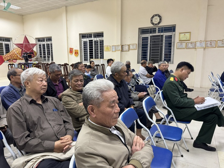  ĐỒNG CHÍ ĐINH HỮU BÌNH, PHÓ BÍ THƯ ĐẢNG ỦY, CHỦ TỊCH UBND XÃ DỰ SINH HOẠT CHI BỘ THÔN TRƯỜNG XUÂN
QUYẾT TÂM HOÀN THÀNH TỐT NHIỆM VỤ BẦU CỬ- Ảnh 7.