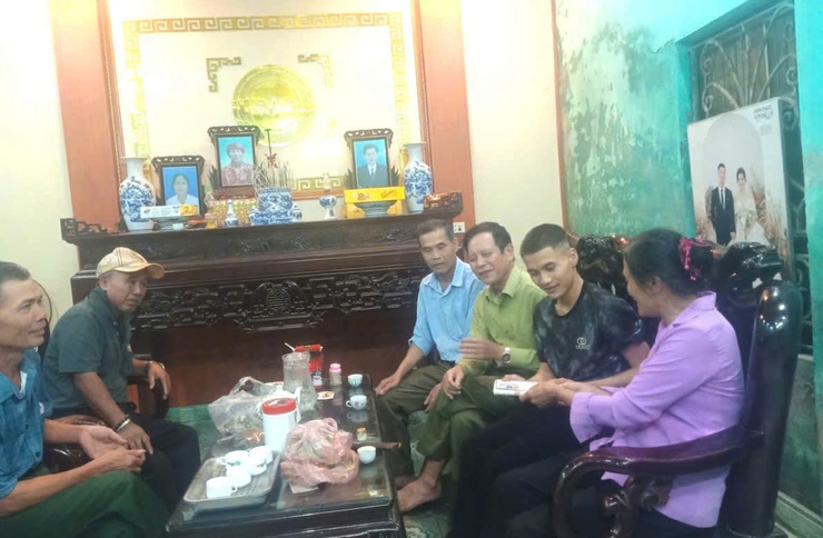  CÁC CẤP ỦY CHI BỘ, BAN CÔNG TÁC MẶT TRẬN VÀ CÁC ĐOÀN THỂ XÃ DÂN HÒA THĂM HỎI, ĐỘNG VIÊN CÁC TÂN BINH LÊN ĐƯỜNG NHẬP NGŨ- Ảnh 4.