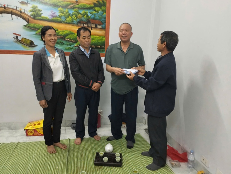  CÁC CẤP ỦY CHI BỘ, BAN CÔNG TÁC MẶT TRẬN VÀ CÁC ĐOÀN THỂ XÃ DÂN HÒA THĂM HỎI, ĐỘNG VIÊN CÁC TÂN BINH LÊN ĐƯỜNG NHẬP NGŨ- Ảnh 8.