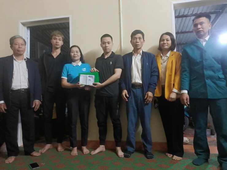  CÁC CẤP ỦY CHI BỘ, BAN CÔNG TÁC MẶT TRẬN VÀ CÁC ĐOÀN THỂ XÃ DÂN HÒA THĂM HỎI, ĐỘNG VIÊN CÁC TÂN BINH LÊN ĐƯỜNG NHẬP NGŨ- Ảnh 9.