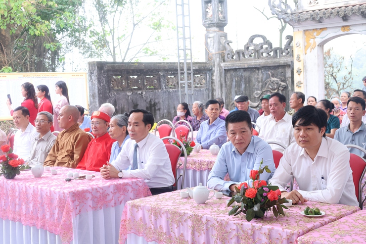 Phó Chủ tịch UBND xã Hòa Phú dự Lễ khánh thành Đình Thượng Làng Võ Lao- Ảnh 1.