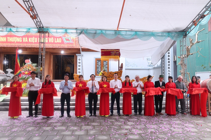 Phó Chủ tịch UBND xã Hòa Phú dự Lễ khánh thành Đình Thượng Làng Võ Lao- Ảnh 4.