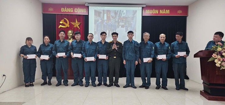 BAN CHỈ HUY QUÂN SỰ PHƯỜNG BẠCH MAI TỔ CHỨC KỶ NIỆM 91 NĂM NGÀY TRUYỀN THỐNG DÂN QUÂN TỰ VỆ (28/3/1935 – 28/3/2026)- Ảnh 1.