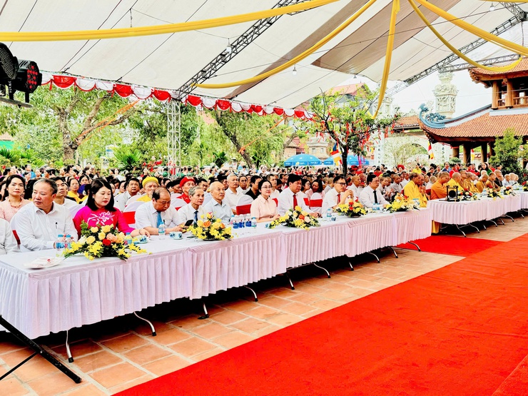 Chùa Vạn Phúc (Chung Linh Tự): Gìn giữ hồn cốt di sản, lan tỏa giá trị tâm linh cộng đồng- Ảnh 15.