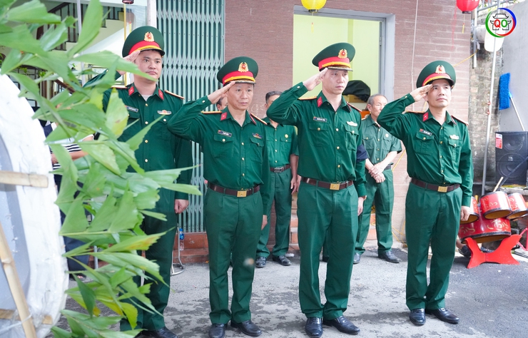 UBND xã Quốc Oai tổ chức Lễ phủ Quân kỳ, công bố Quyết định thành lập Ban Tổ chức Lễ đón nhận, truy điệu và an táng hài cốt Liệt sĩ Nguyễn Duy Lập- Ảnh 11.