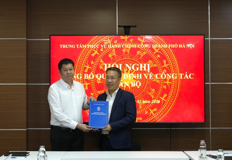 Công bố quyết định bổ nhiệm cán bộ tại Trung tâm Phục vụ hành chính công thành phố Hà Nội- Ảnh 1.