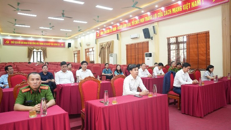 Xã Dương Hoà công bố và trao các Quyết định về công tác cán bộ- Ảnh 2.