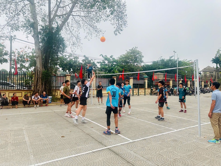 Sôi nổi giải bóng chuyền hơi nam, nữ Thanh niên chào mừng các sự kiện trọng đại tại xã Vật Lại- Ảnh 5.