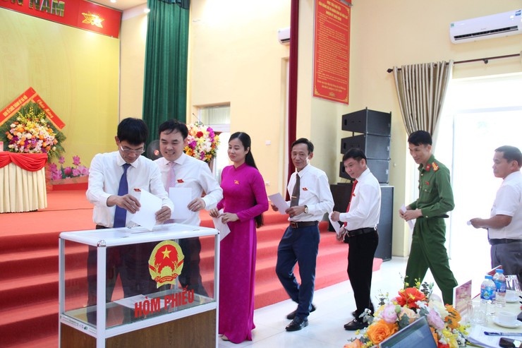 Hội đồng nhân dân xã Hòa Lạc khóa II, nhiệm kỳ 2026–2031 tổ chức Kỳ họp thứ Nhất, kiện toàn tổ chức bộ máy chính quyền địa phương- Ảnh 7.