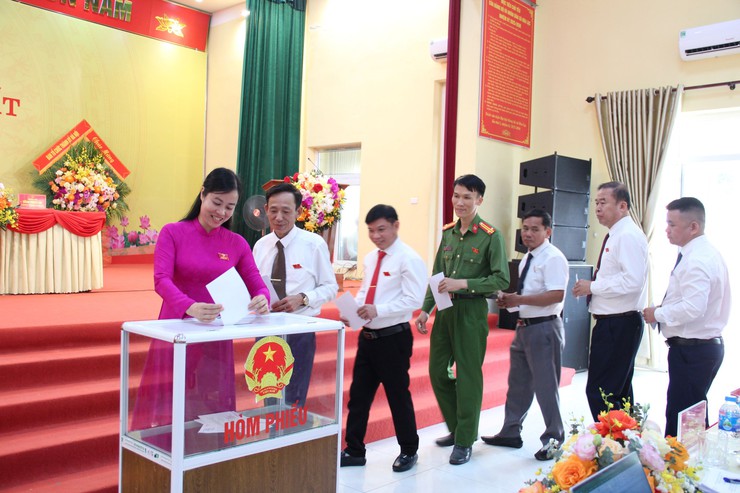 Hội đồng nhân dân xã Hòa Lạc khóa II, nhiệm kỳ 2026–2031 tổ chức Kỳ họp thứ Nhất, kiện toàn tổ chức bộ máy chính quyền địa phương- Ảnh 13.