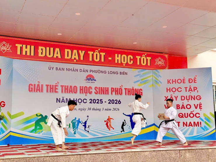 Khai mạc Giải Thể thao học sinh phổ thông phường Long Biên năm học 2025 - 2026- Ảnh 3.