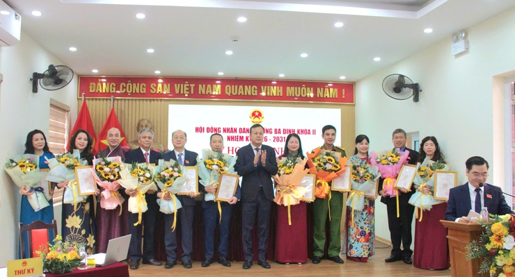 Phường Ba Đình kiện toàn tổ chức, hướng tới chính quyền hiệu quả, phục vụ nhân dân- Ảnh 4.